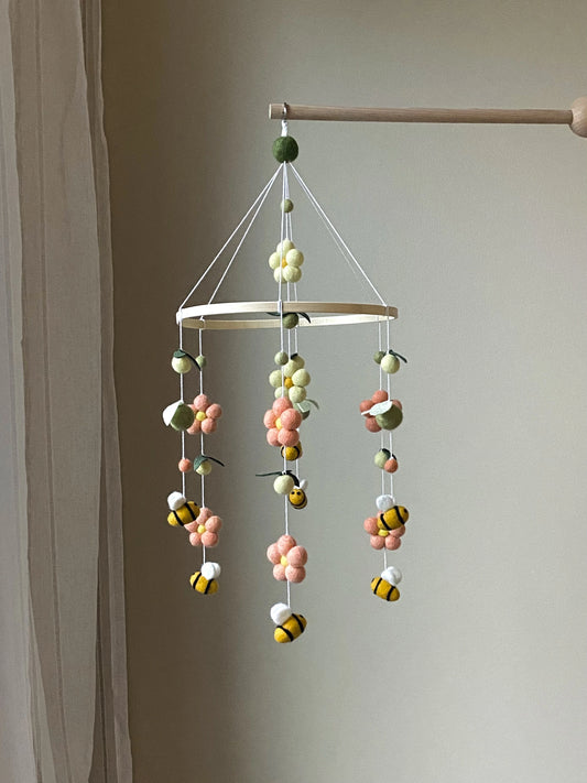 Bee baby mobile with daisies - 2