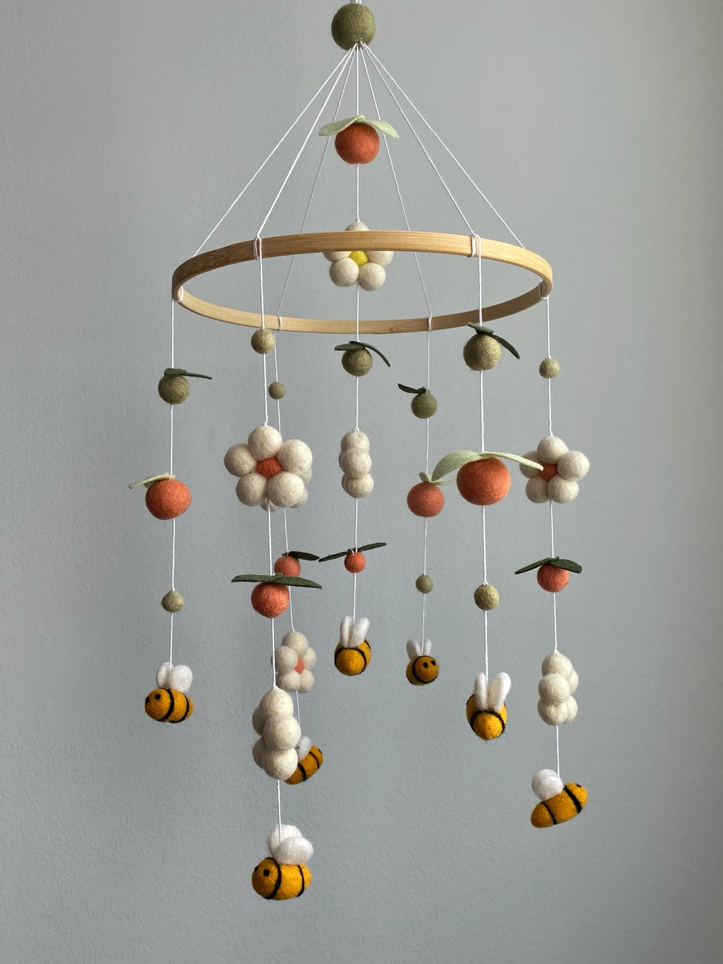 Bee mobile with daisies