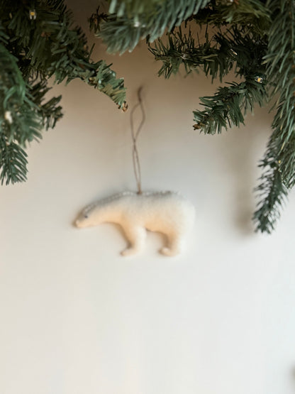 Felt DIY Christmas Ornament: Polar bear - 1