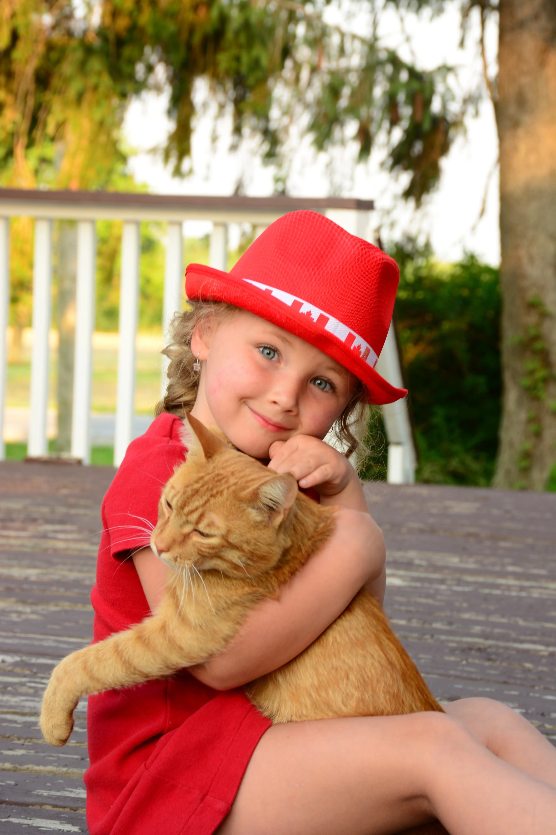 photo-kid-with-cat