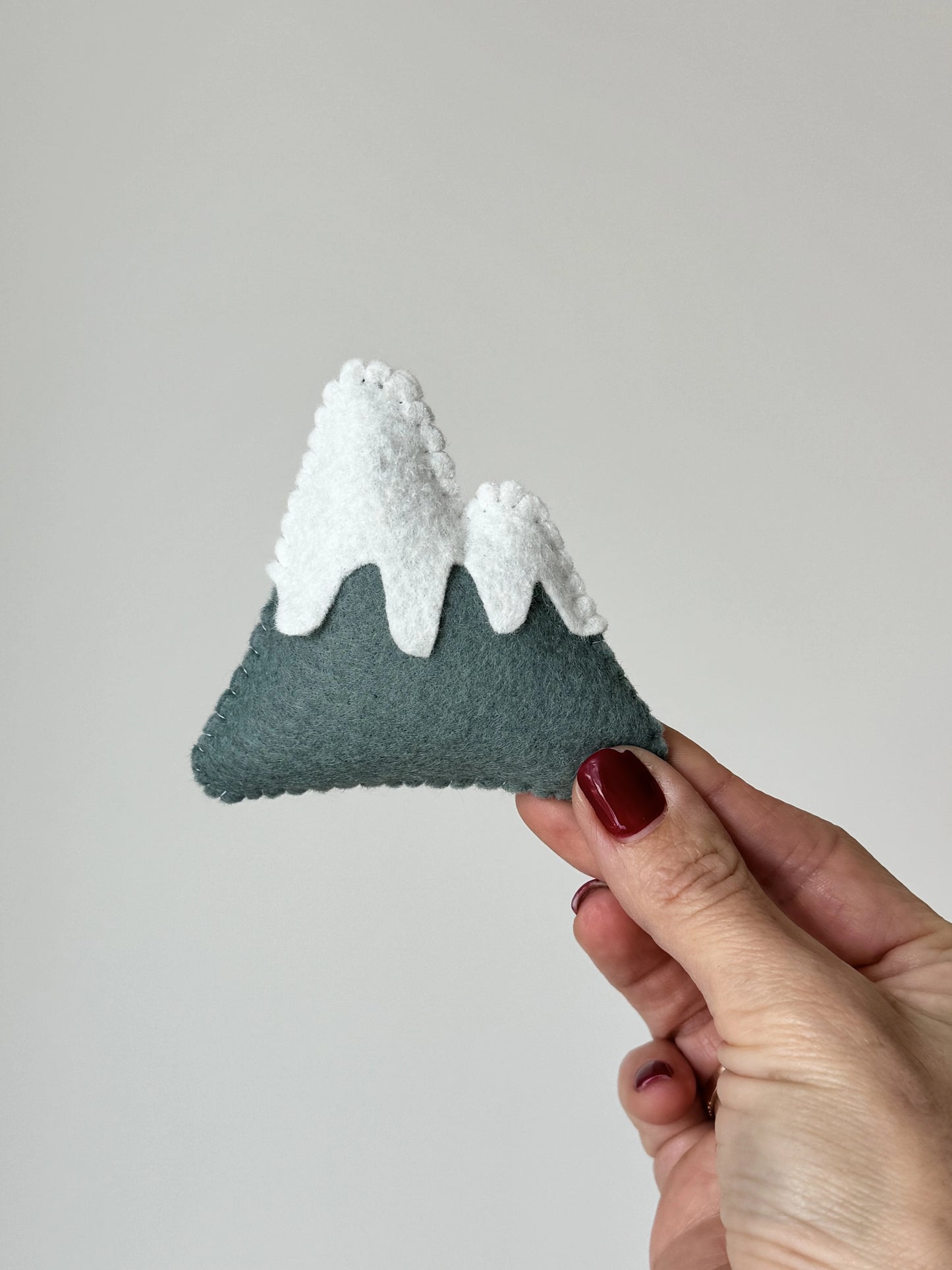 Felt Mountain Ornament Pattern (PDF)