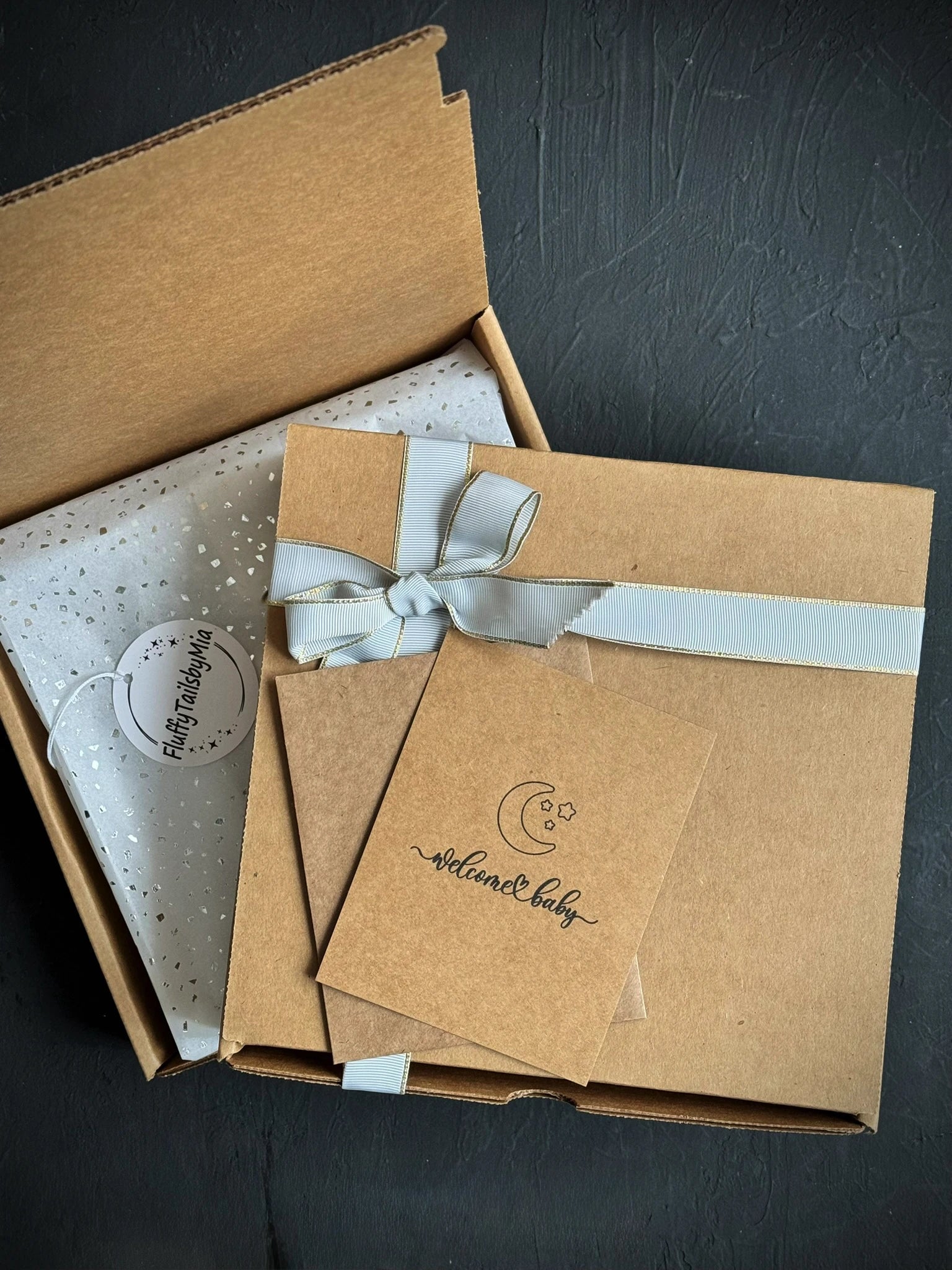 Gift wrapping thumbnail - 1