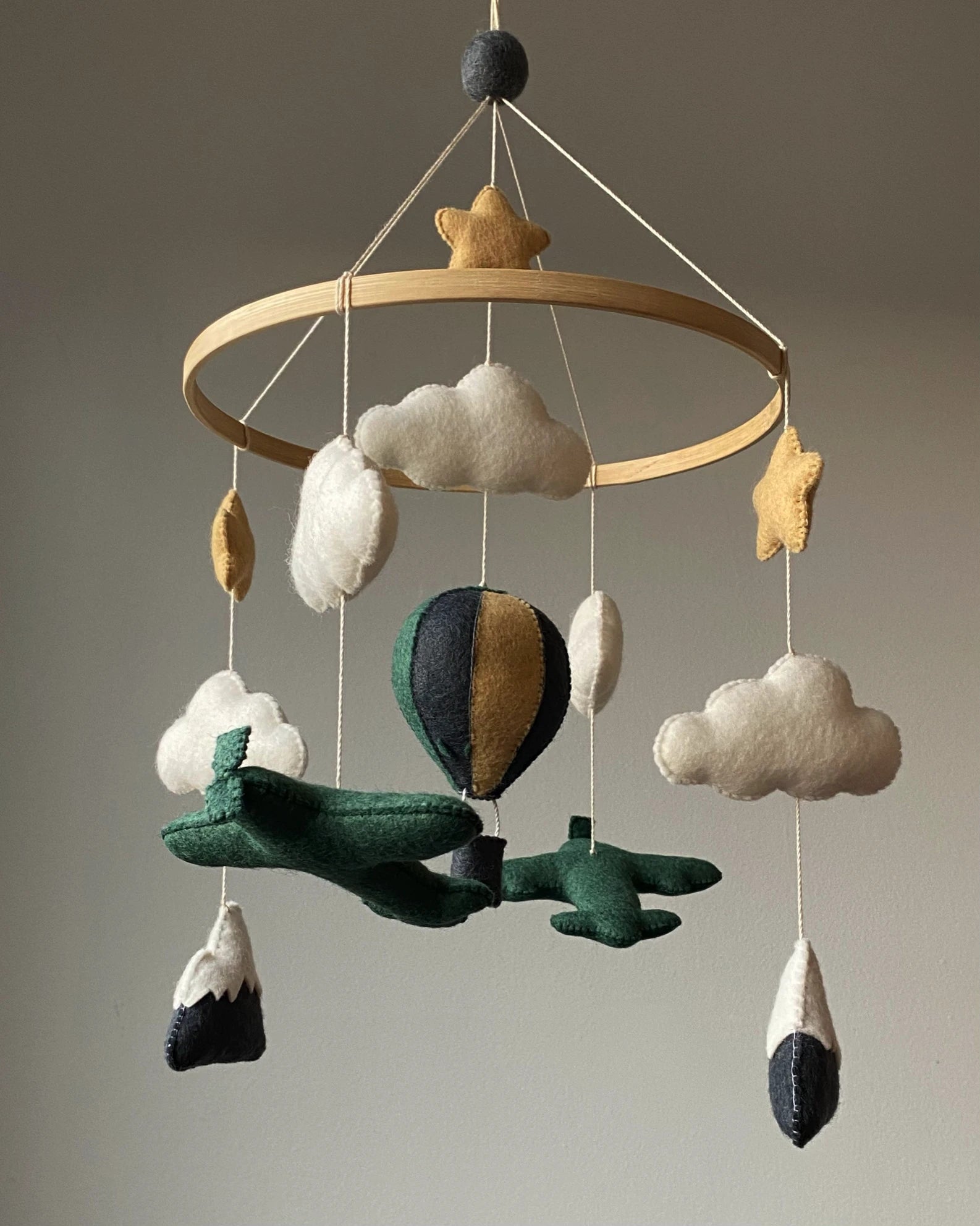 Airplane crib mobile with mountains thumbnail - 3