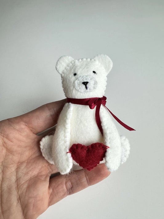 Teddy Bear with heart sewing pattern PDF - 1