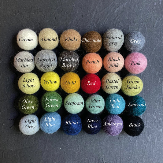 2,5 cm Felt Balls - 2