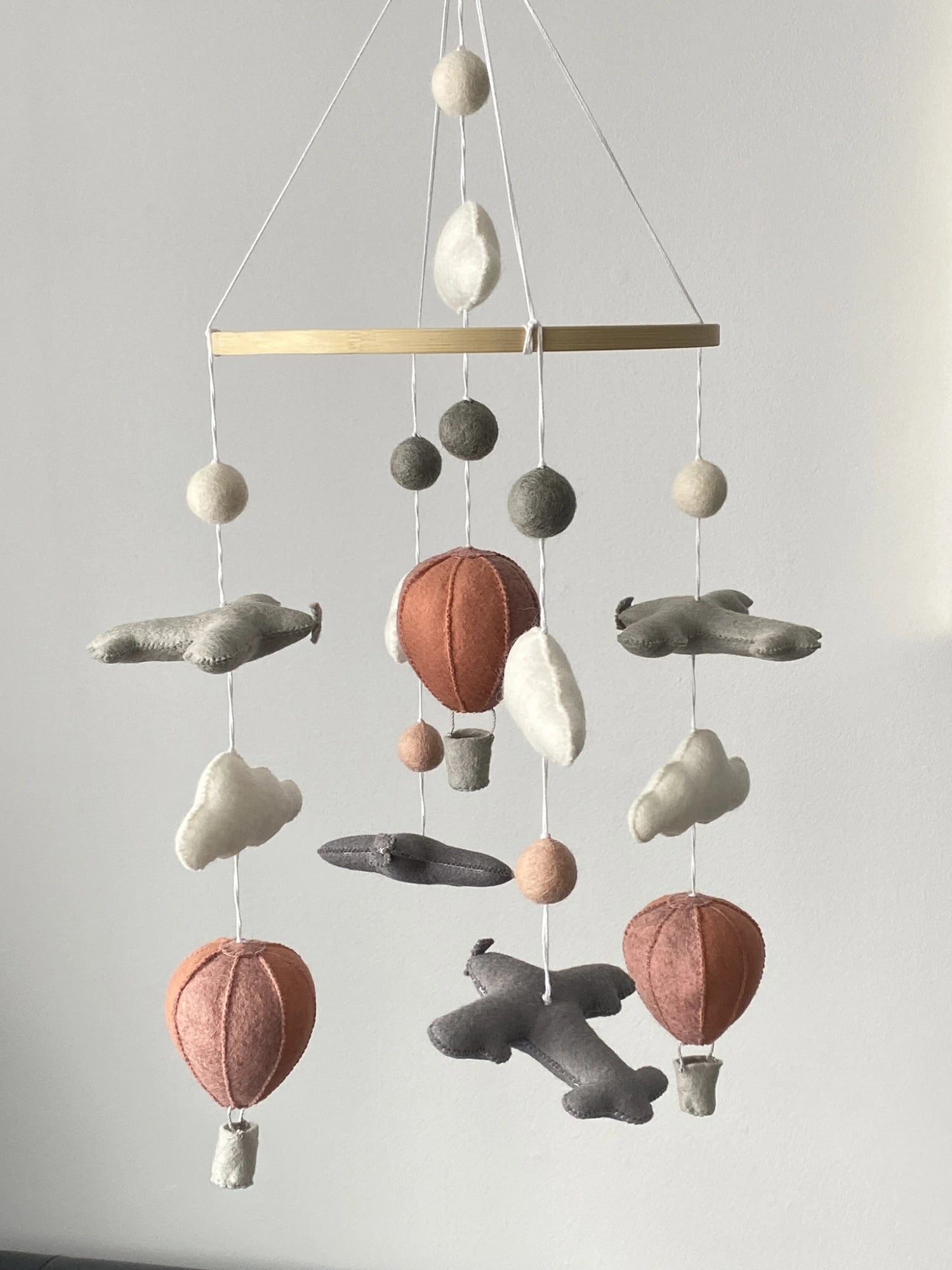Hot air ballon crib mobile with airplanes thumbnail - 4