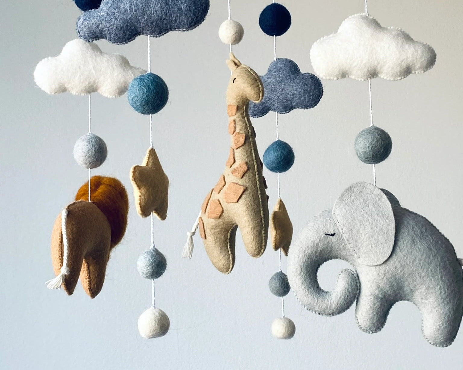 Safari-animals-baby-mobile