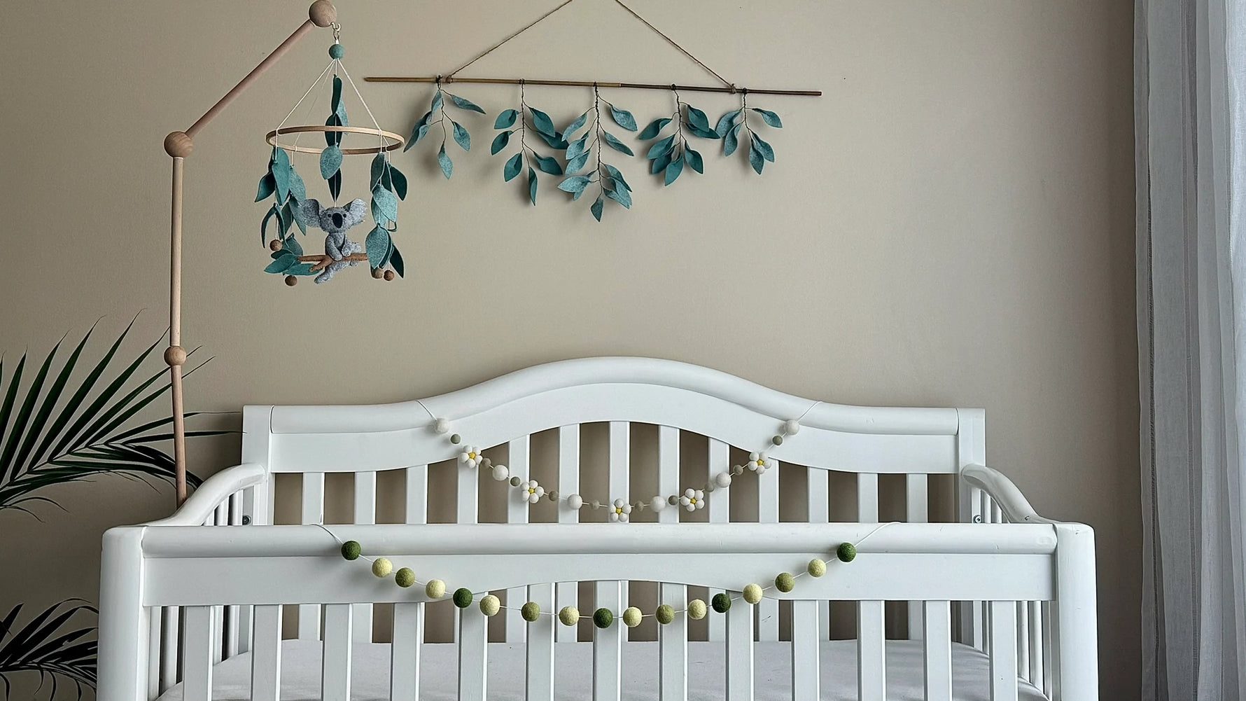 interior-photo-koala-green-baby-mobile