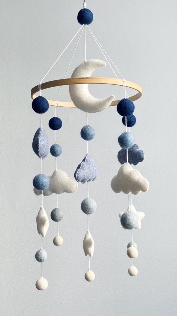 Cloud mobile with blue balls and stars - Image 3