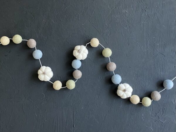 White Pumpkin garland