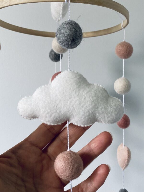 Felt balls mobile with hearts and clouds - Image 2