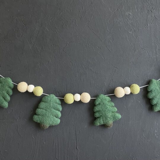 Woodland garland